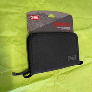 CHUMS Essentials Black Wallet/Phone Case NWT